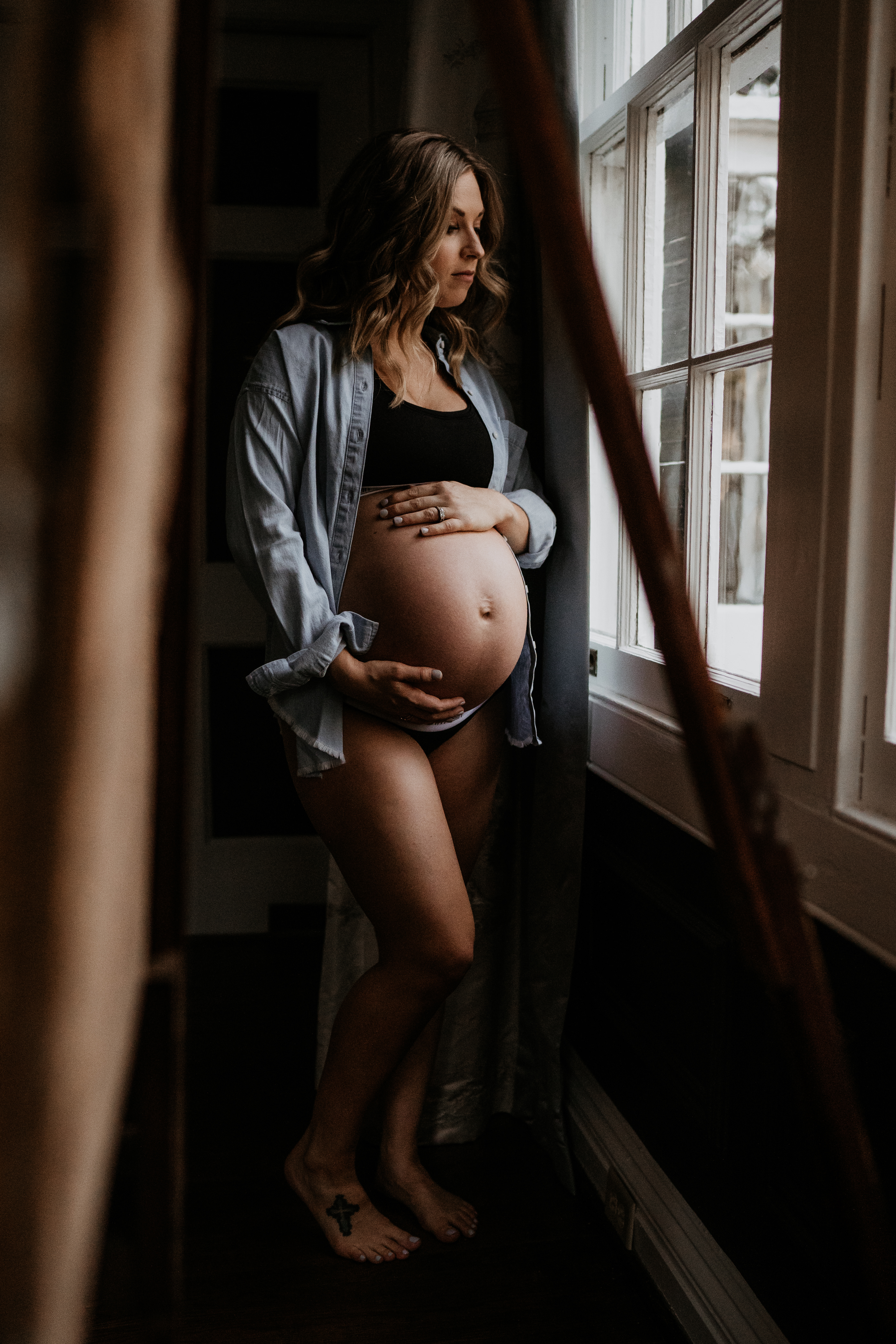 Intimate in-home maternity photography, pregnant mom